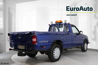 Mazda B2500 vaihtoauto