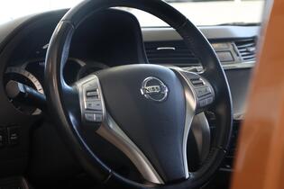 Nissan Navara vaihtoauto