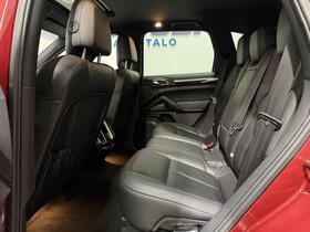 Porsche Cayenne vaihtoauto