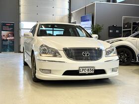 Toyota Crown vaihtoauto