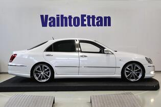 Toyota Crown vaihtoauto