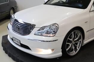 Toyota Crown vaihtoauto