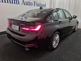 BMW 330 vaihtoauto