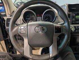 Toyota Land Cruiser vaihtoauto