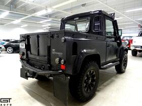 Land Rover Defender vaihtoauto