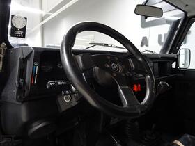 Land Rover Defender vaihtoauto