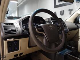 Toyota Land Cruiser vaihtoauto