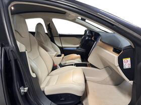 Tesla Model S vaihtoauto