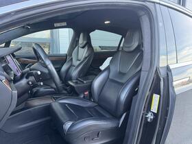 Tesla Model X vaihtoauto