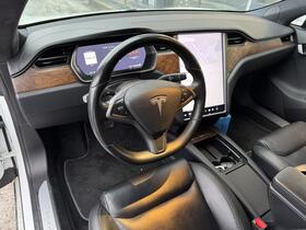 Tesla Model S vaihtoauto