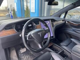 Tesla Model X vaihtoauto
