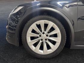 Tesla Model X vaihtoauto