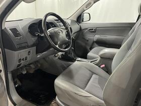 Toyota Hilux vaihtoauto