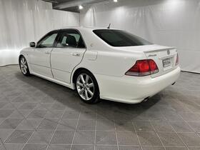 Toyota Crown vaihtoauto