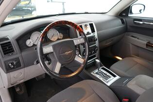 Chrysler 300C vaihtoauto