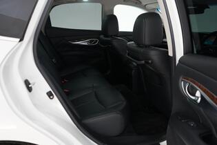 Nissan Fuga vaihtoauto