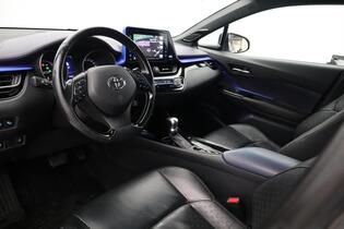 Toyota C-HR vaihtoauto