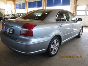 Toyota Avensis vaihtoauto