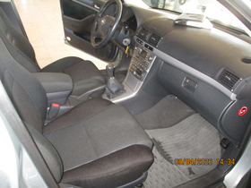 Toyota Avensis vaihtoauto