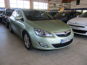 Opel Astra vaihtoauto