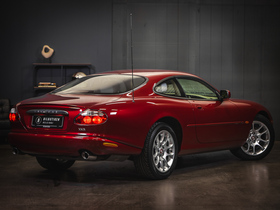 Jaguar XKR vaihtoauto