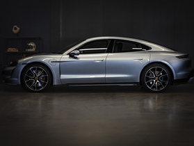 Porsche Taycan vaihtoauto