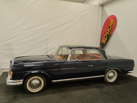 Mercedes-Benz 220 vaihtoauto