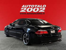 Toyota Crown vaihtoauto