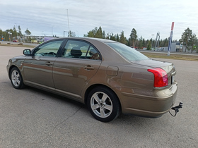 Toyota Avensis vaihtoauto