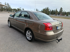 Toyota Avensis vaihtoauto