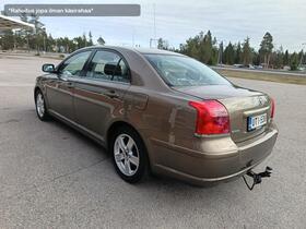 Toyota Avensis vaihtoauto
