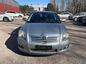 Toyota Avensis vaihtoauto