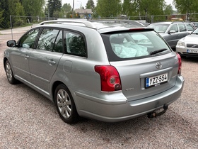 Toyota Avensis vaihtoauto