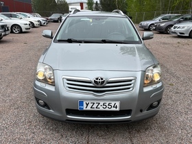 Toyota Avensis vaihtoauto