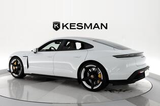 Porsche Taycan vaihtoauto