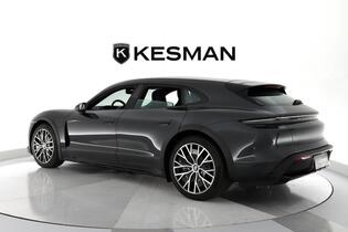 Porsche Taycan vaihtoauto