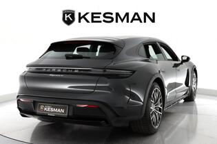 Porsche Taycan vaihtoauto