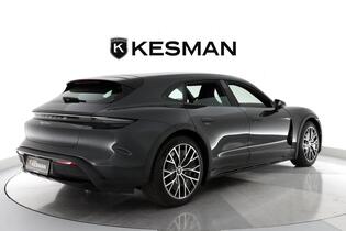 Porsche Taycan vaihtoauto