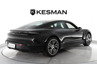 Porsche Taycan vaihtoauto