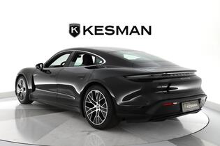 Porsche Taycan vaihtoauto