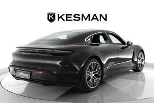 Porsche Taycan vaihtoauto