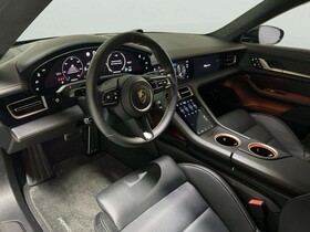 Porsche Taycan vaihtoauto