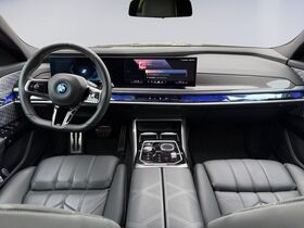 BMW i7 vaihtoauto