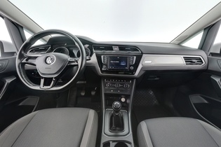 Volkswagen Touran vaihtoauto