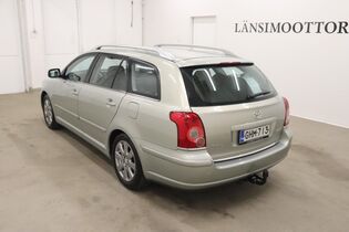 Toyota Avensis vaihtoauto