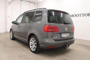 Volkswagen Touran vaihtoauto