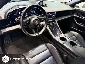 Porsche Taycan vaihtoauto