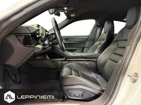 Porsche Taycan vaihtoauto