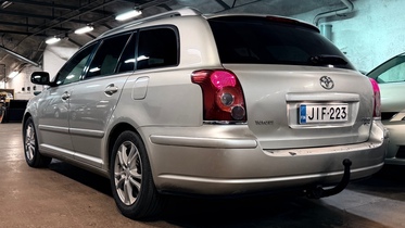 Toyota Avensis vaihtoauto