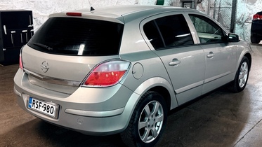 Opel Astra vaihtoauto